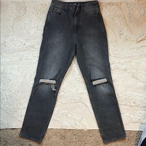 Hollister Ultra High Rise Mom Jeans